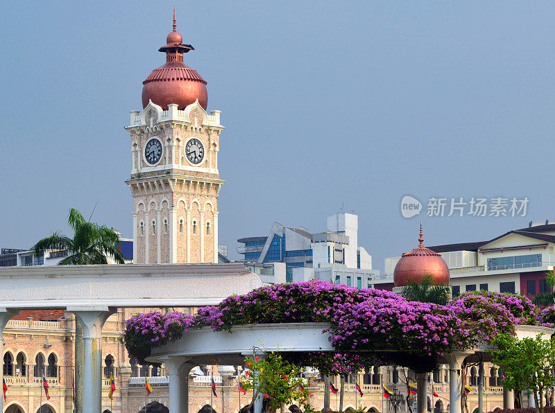 英国殖民政府办公室，又名Sultan Abdul Samad Building(19世纪)，位于马来西亚吉隆坡的Merdeka广场公园